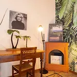 Via Ricasoli Apartment Next To Accademia
