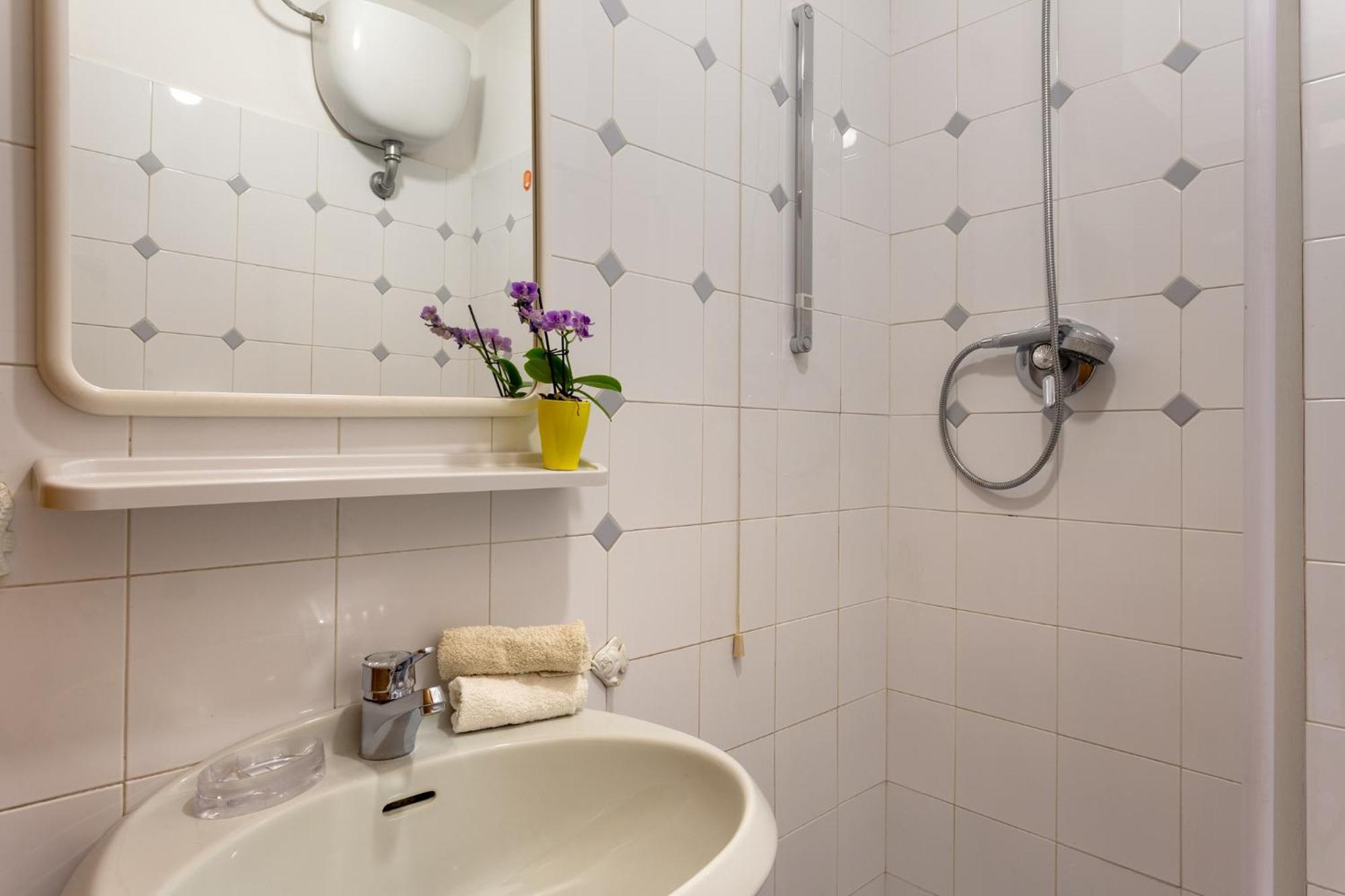 Apartment Via Ricasoli Next To Accademia *